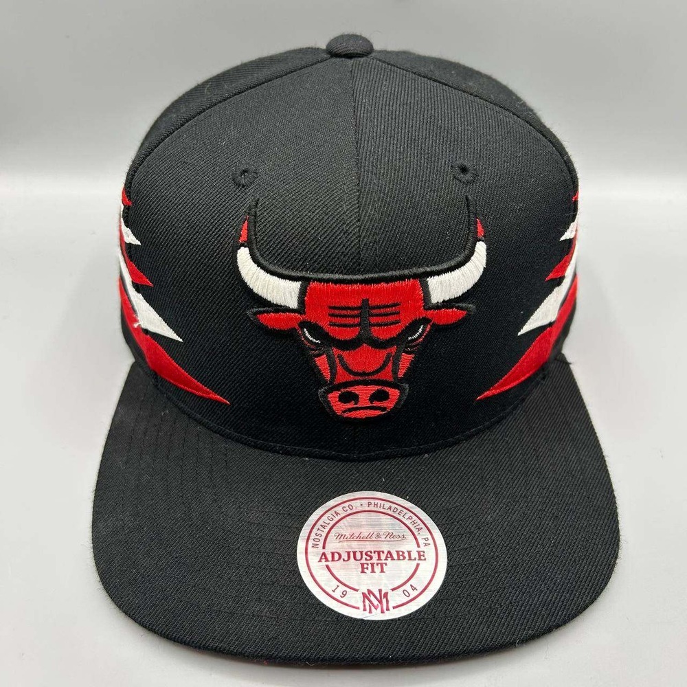 Chicago Bulls NBA Hat Men Black Red Mitchell & Ness Snap Back Cap